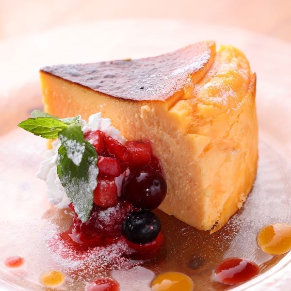 Special sweets such as smooth basque cheesecake are also available!