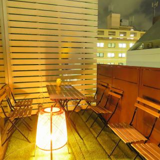 雰囲気抜群のテラスと店内♪夜風を感じられます！