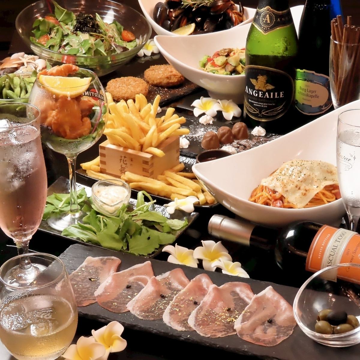 飲んで食べて♪全ソファ席でおうちのようにリラックスできる居心地抜群の人気店