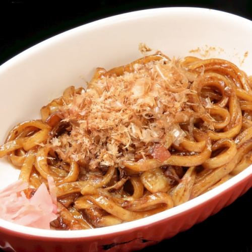 にんにく香る牛ホルモン焼うどん