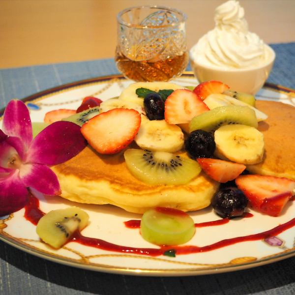 彩り溢れるハワイアンパンケーキ