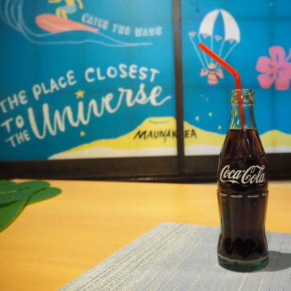 気軽に手軽に海外を感じることのできるお店を目指して店内を作ってます！