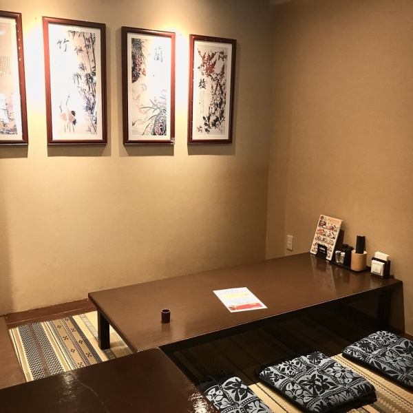 We have prepared about 2 tatami rooms so that everyone can enjoy cooking comfortably.Up to 6 people can be seated at each table, so even long talks will not get tired, so it is ideal for girls-only gatherings and small-group drinking parties! It is a space where even families can relax with peace of mind.