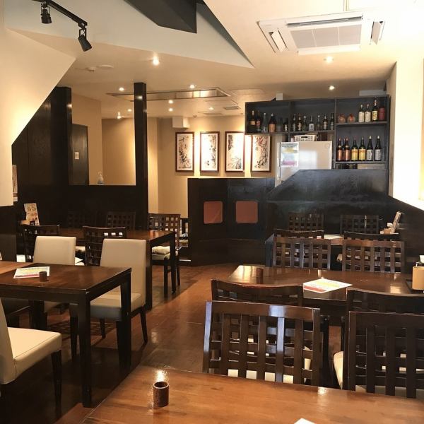 The interior is nostalgic and friendly, reminiscent of downtown Taiwan.We have a variety of table seats for 2, 4 and 6 people that can be combined, so one person, two people and groups are welcome ☆
