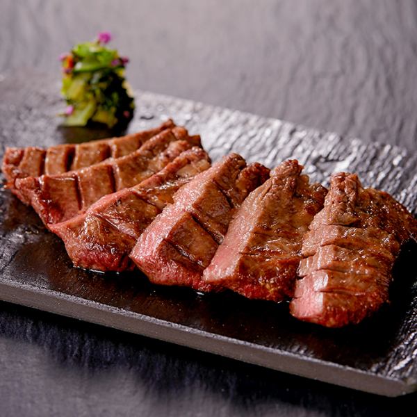 牛舌料理种类丰富!只有在肉类批发店才能吃到的和牛料理也超赞!超值!