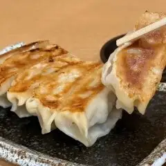 ≪カリッとジューシー！≫ビールとの相性抜群な『絢鳥の焼き餃子』