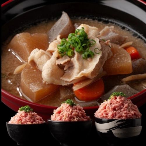 【特产】 Negitoro盖饭和猪肉味噌汤套餐