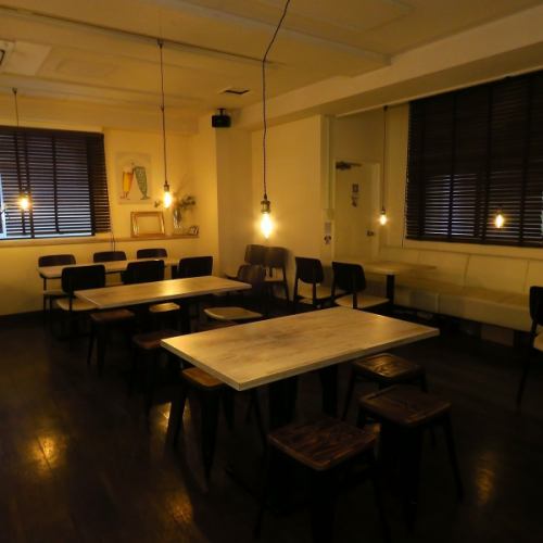 落ち着いたテーブル席◎