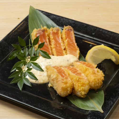 サーモンレアかつ