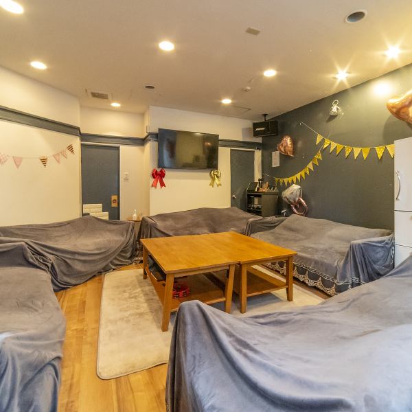大人合コンにもオススメ！ふかふかソファーが嬉しい個部屋が全3室！最大25名様までご宴会OK。ソファーだけでなく、座イスなどもおけばもっと大人数でも入れちゃうかも♪