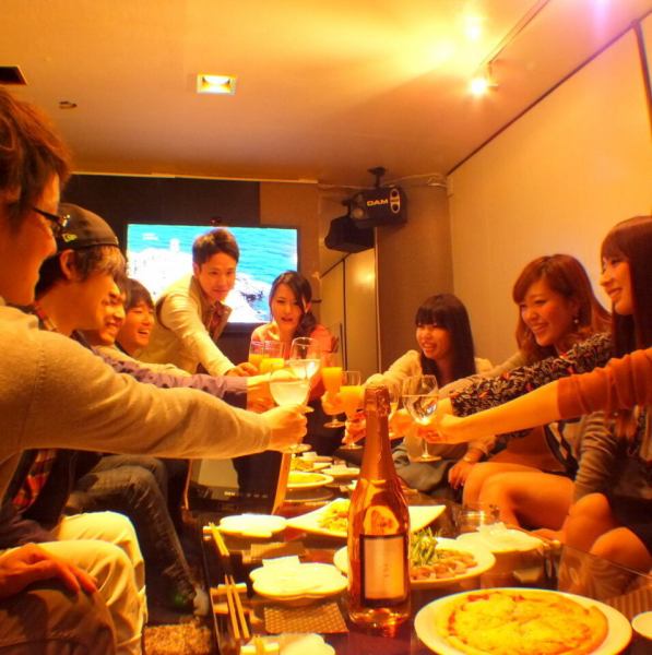 コンパ・女子会・誕生日会など、、みんなでワイワイしたい飲み会にピッタリの完全個室完備のお店です。ついつい長居したくなった時は、延長システムもあります！ご不安な点等ございましたらお気軽にご相談下さい♪