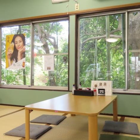 【楽しいひとときを過ごせる韓国料理のお店】少人数から大人数まで利用できるテーブルや座敷席があり、家族や友人との食事にぴったりです♪ランチタイムには、気軽に韓国料理を楽しめます!厳選ルートから仕入れた【生牡蠣】もおすすめです!お酒好きの方にもぴったりな一品料理も豊富に取り揃えています!