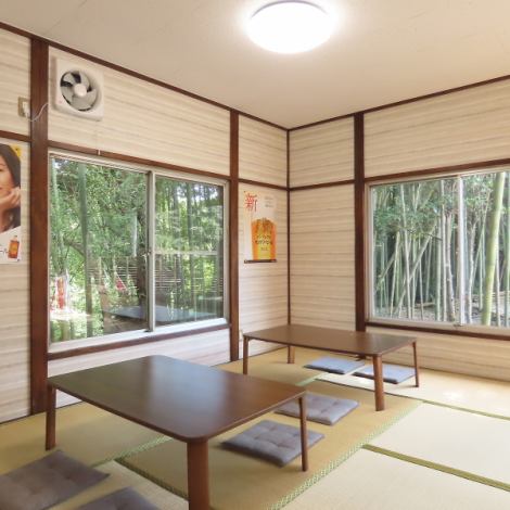 【大人数のご宴会も大歓迎!】12名様まで隣り合わせで座れるお座敷の席や、10名様以上のご宴会にもご利用いただける半個室のお座敷席をご用意しております!個室ご利用希望の方はお気軽にお電話でご相談ください♪