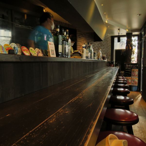 It is a counter seat where you can enjoy beer, meat and smoked food.It can be used in various situations such as drinking crispy on the way home from work and dating.It's a restaurant with a relaxed atmosphere, so anyone can enjoy it.