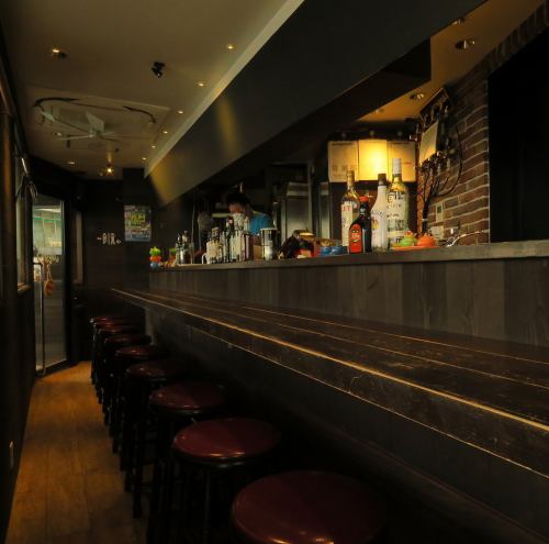 The inside of the store is a bar-style counter seat!