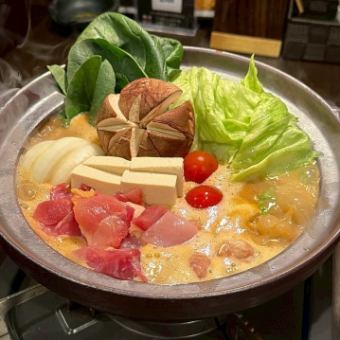 地鶏お造り盛り・網焼・濃厚エビ白湯鍋など含む全6品【地鶏の極みフルコース】8500円（税込）