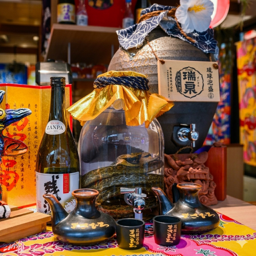 沖縄名物ショットハブ酒♪