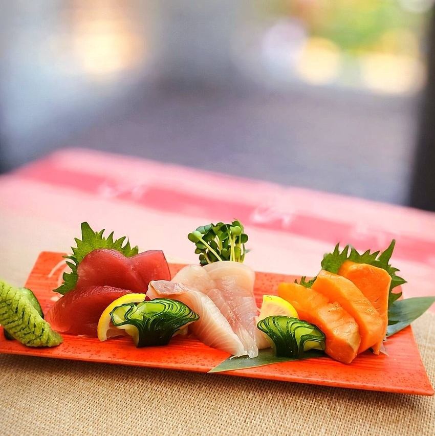 沖縄ならではの絶品料理と銘酒を囲み、グルメデートも楽しめる♪