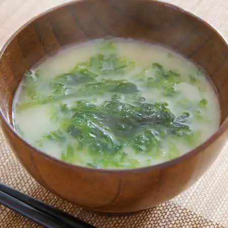 Sea lettuce miso soup