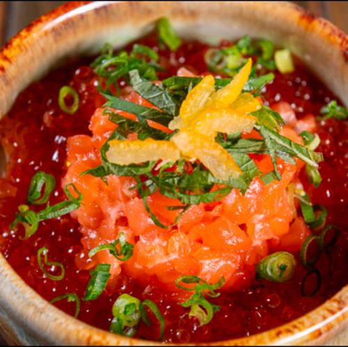 Salmon and salmon roe rice bowl