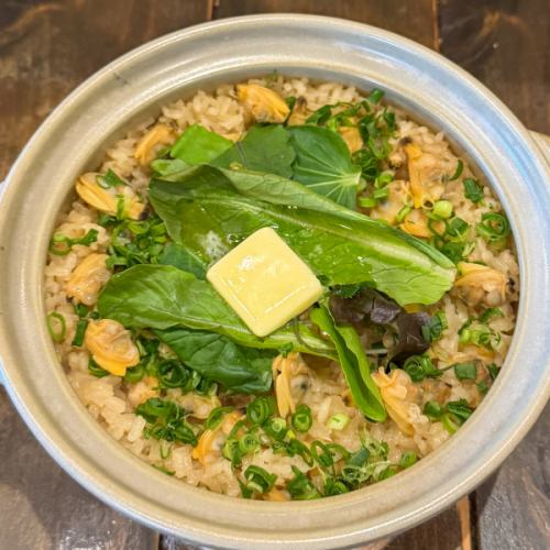 たっぷりアサリの出汁バター土鍋ご飯