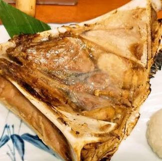 天然マグロのアゴ肉スペアリブ