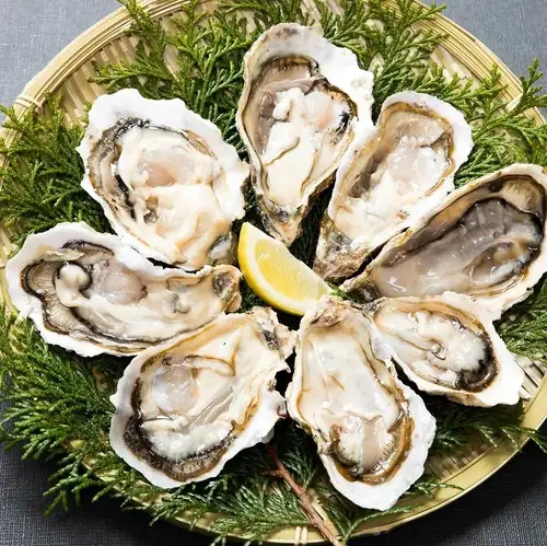 The most delicious oysters of the season! Carefully selected raw oysters