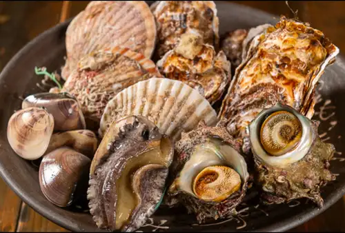 Enjoy a hearty grilled seafood meal right in front of you.