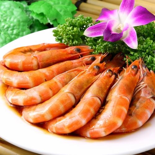 Deep-fried salt and pepper of small shrimp, stir-fried small shrimp and seasonal vegetables