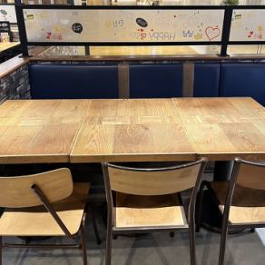 4～8名様での利用が可能です！こちらのテーブルは2席のみで埋まりやすいお席です！ご予約はお早めにお願いします◎