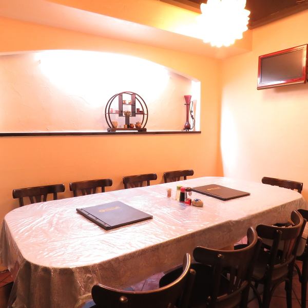 [Private room reservation] We have prepared a large round table where you can enjoy a meal by putting your face up to 10 people.It is perfect for having a dinner together while sharing the dishes ♪ It is perfect for entertaining in Kinshicho and, of course, for a special anniversary, as well as for banquets.Please feel free to contact us for course content.
