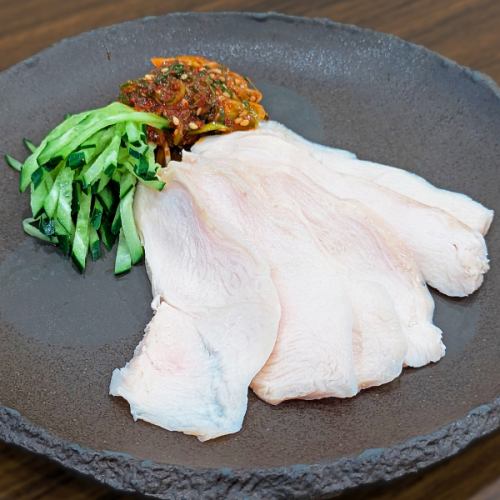 蒸し鶏と胡瓜 ピリ辛葱醤油