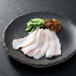 蒸雞肉黃瓜佐辣蔥和醬油