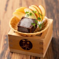 濃鬱的巧克力和冰淇淋芭菲