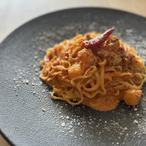 貝柱のトマトクリームパスタ