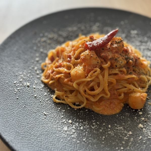 貝柱のトマトクリームパスタ