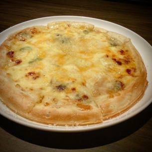 4 kinds of cheese & honey (Quattro Formaggi)