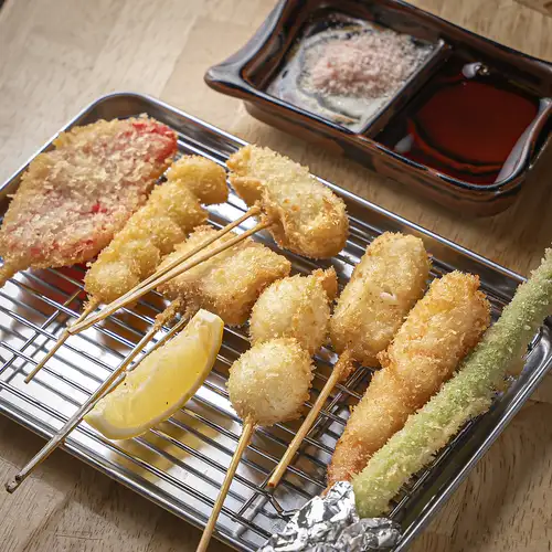サクッと軽快！料理長おまかせ串揚げ10種盛り合わせ