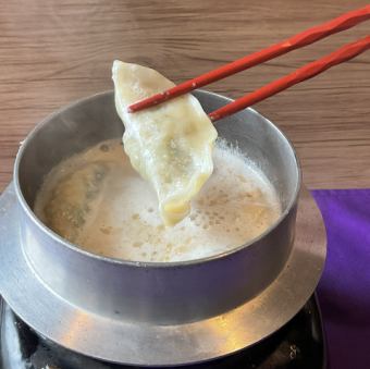 로즈포크와 이바라키현산 부추 듬뿍 볶은 만두