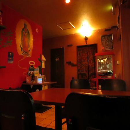 夜になるとライトアップされた店内に心躍ること間違いなし!各種ご宴会や、パーティーなど様々なシーンでご利用いただけます♪オシャレな店内で楽しいひと時をお過ごしください!