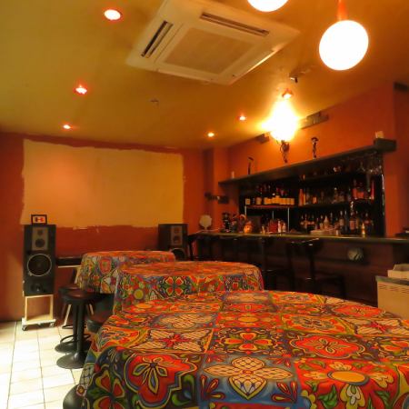 平日(火~木・日・祝日)は80000円、週末(金・土・祝前日)は120000円より店舗貸切OK!ライトアップされた店内を仲間だけで貸切可能なので周りの方の目を気にせずに楽しめます☆彡