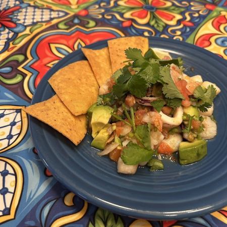 海鮮とアボカドのセヴィーチェ