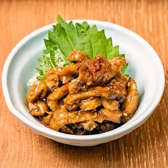 鶏皮せせりの旨味噌和え