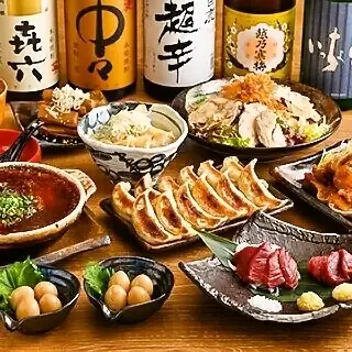 宴會套餐和單點無限暢飲選項。