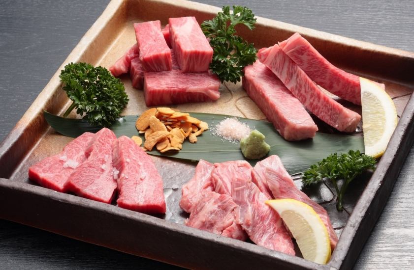 Enjoy carefully selected meat on a charcoal grill! The popular beef skirt steak is also available at a great value★