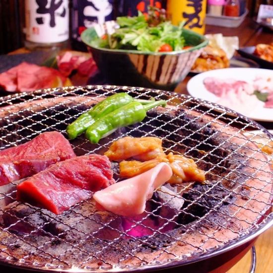 【距离上饭田站1分钟】以本店招牌“炸猪排”为首，精选肉类，炭火烤制！烤肉无限量供应，3200日元起！