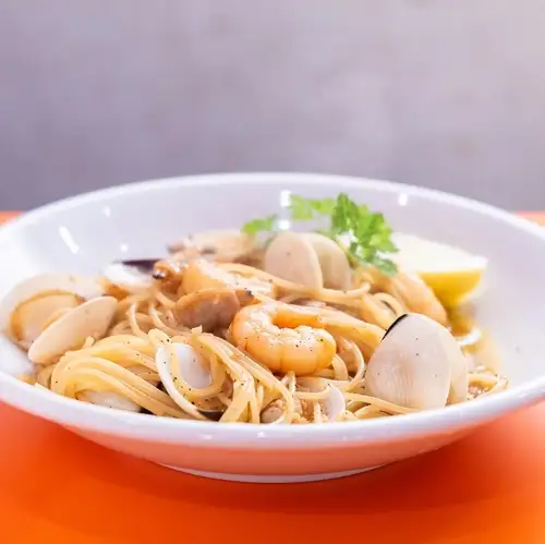 【最高級の乾麺使用】店主こだわりの絶品手作りソースが絡む日替わりパスタ
