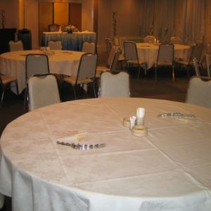 Up to 100 people can be seated at the banquet hall on the second floor, as well as banquets at the restaurant on the first floor! * All seats are non-smoking from April.