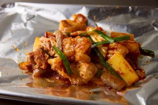 Grilled horumon (salt, sauce, kimchi)