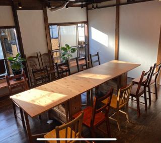 6名様から10名様限定・コース予約専用！飲み放題付きコース 6,500円（税込）懐かしさと温かさが残る2階の貸切空間で、店長おまかせの料理を囲んで、肩肘張らず語らう夜。詳しくはお電話にて節度ある大人の集まりをお願いしています。泥酔・破損時は別途ご請求となります。